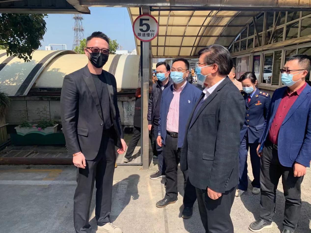 荆门市市场监督治理局范建军局长 走访钱江商城查抄领导疫情防控工作