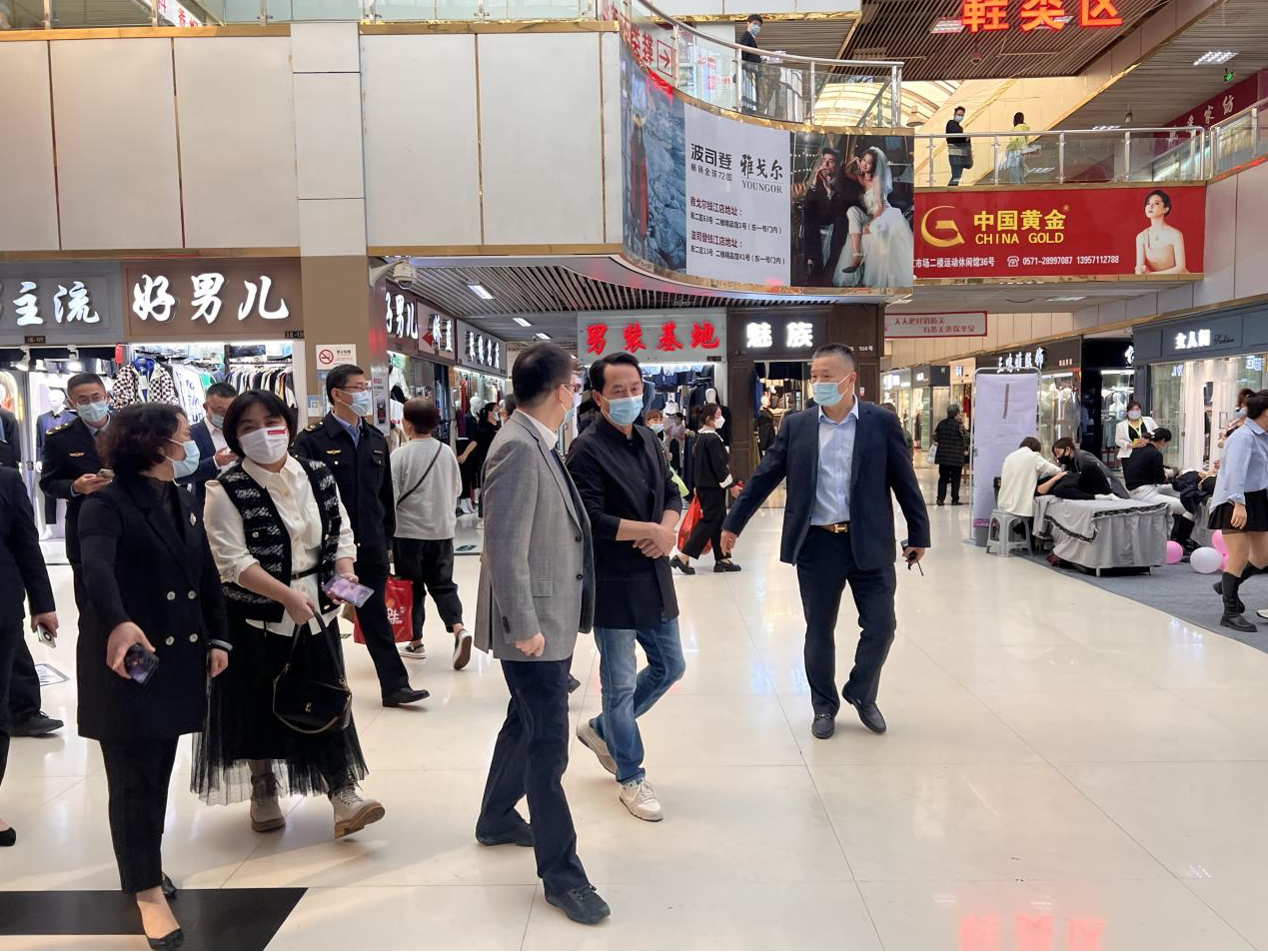 拱墅区副区长余荣升一行 莅临钱江商城查抄领导疫情防控工作