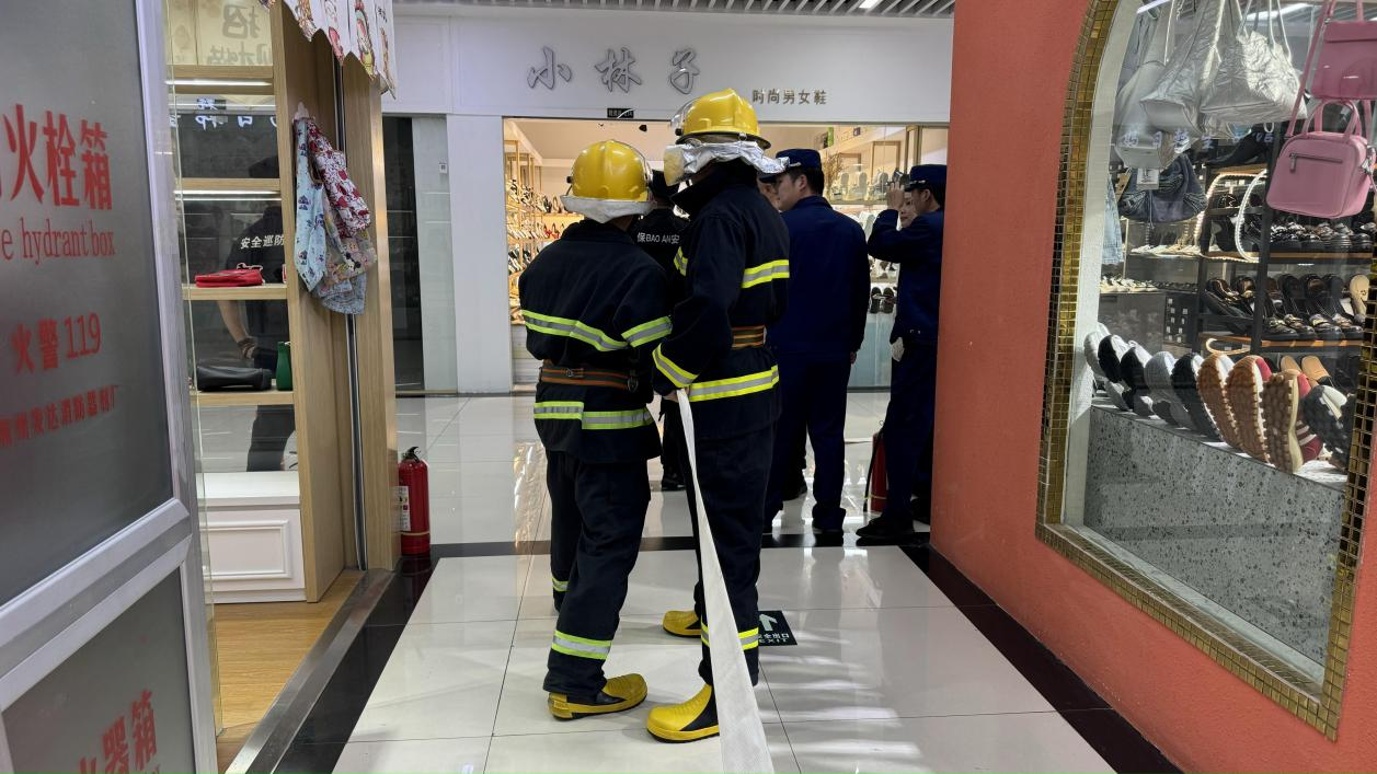 以演促防，钱江商城结合水晶城发展微型消防站拉练