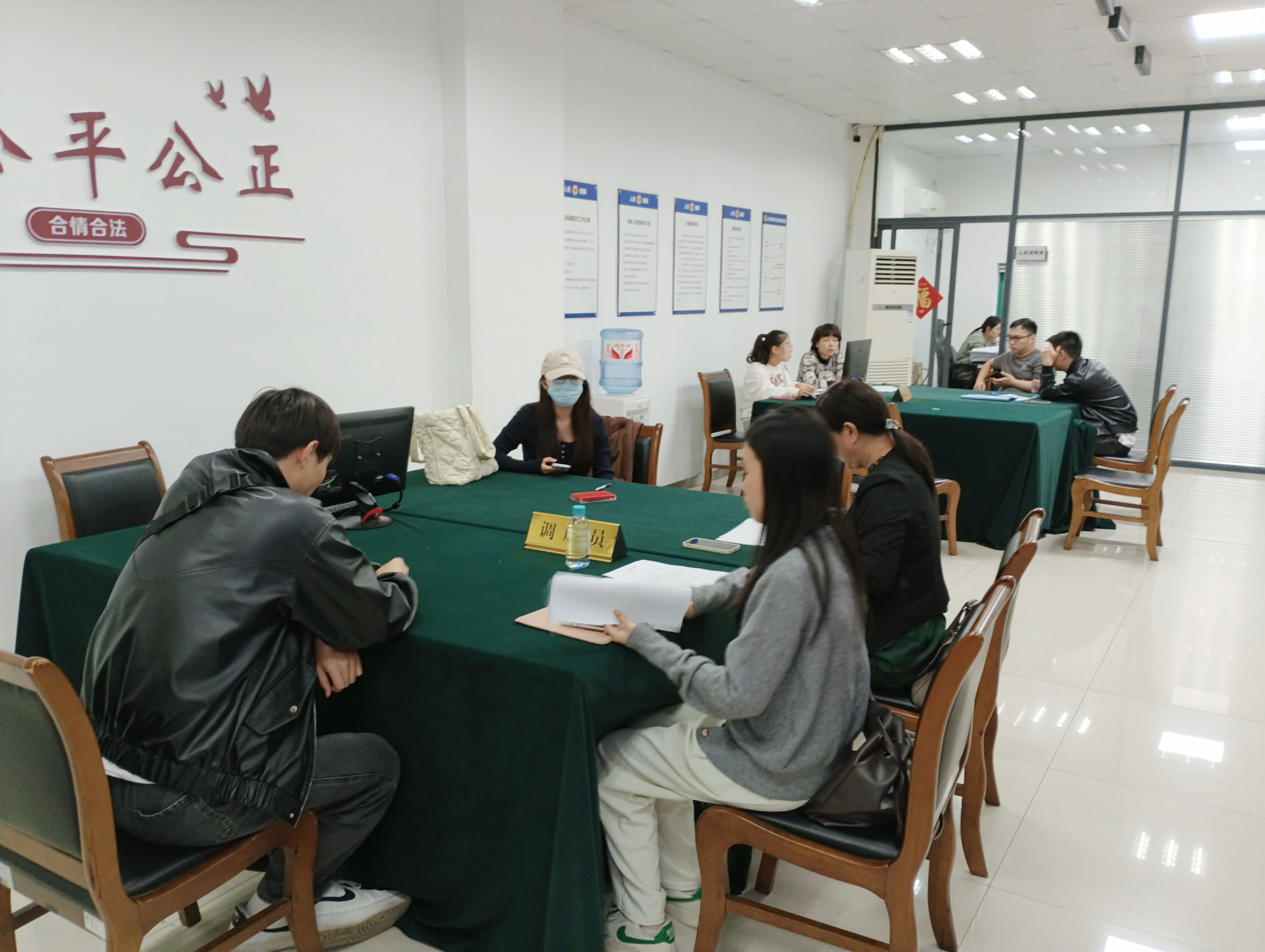 排解显温情，贸易大水中的信赖与沉生