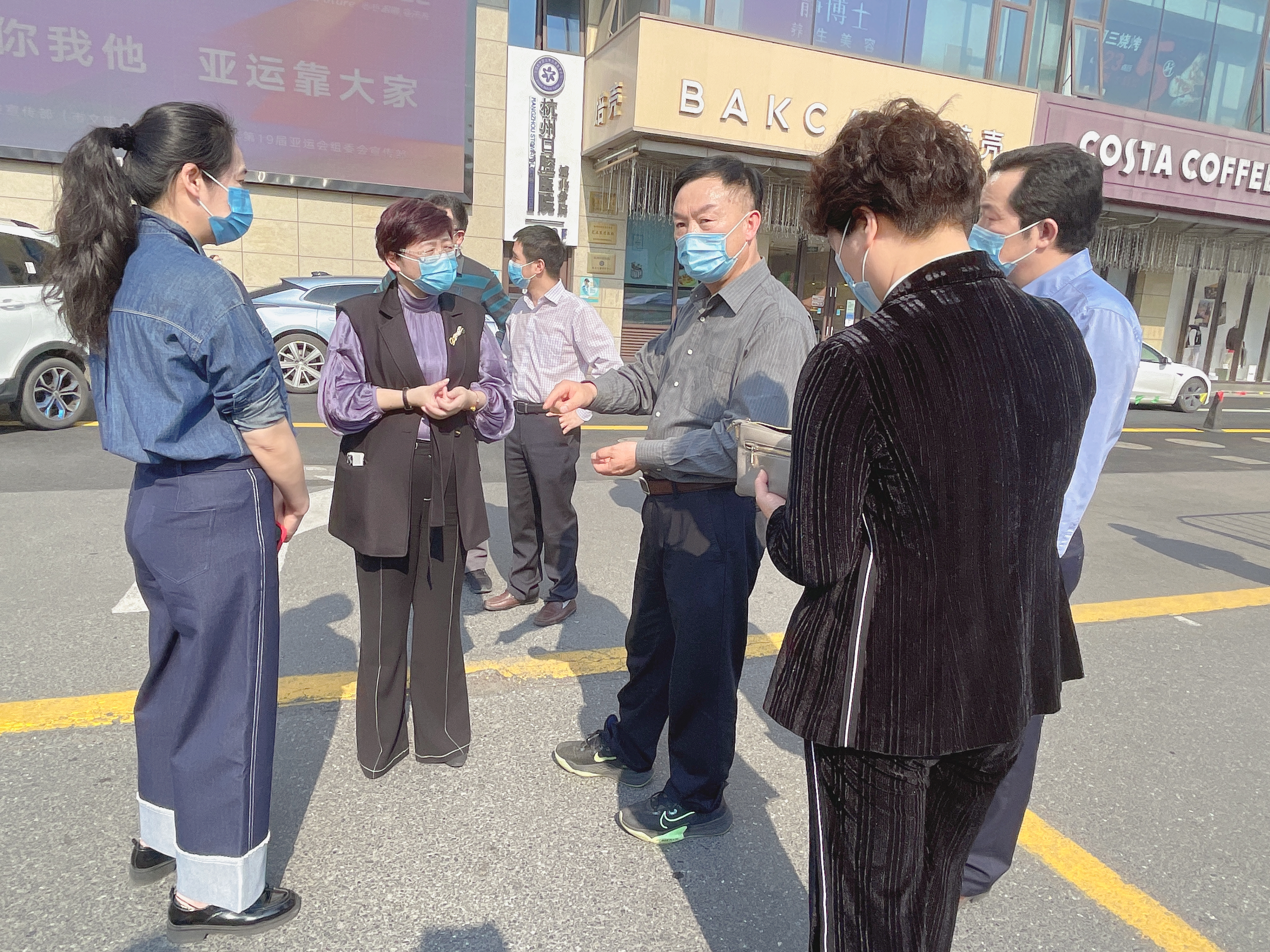 区人大副主任孙剑甫莅临水晶城查抄防疫工作